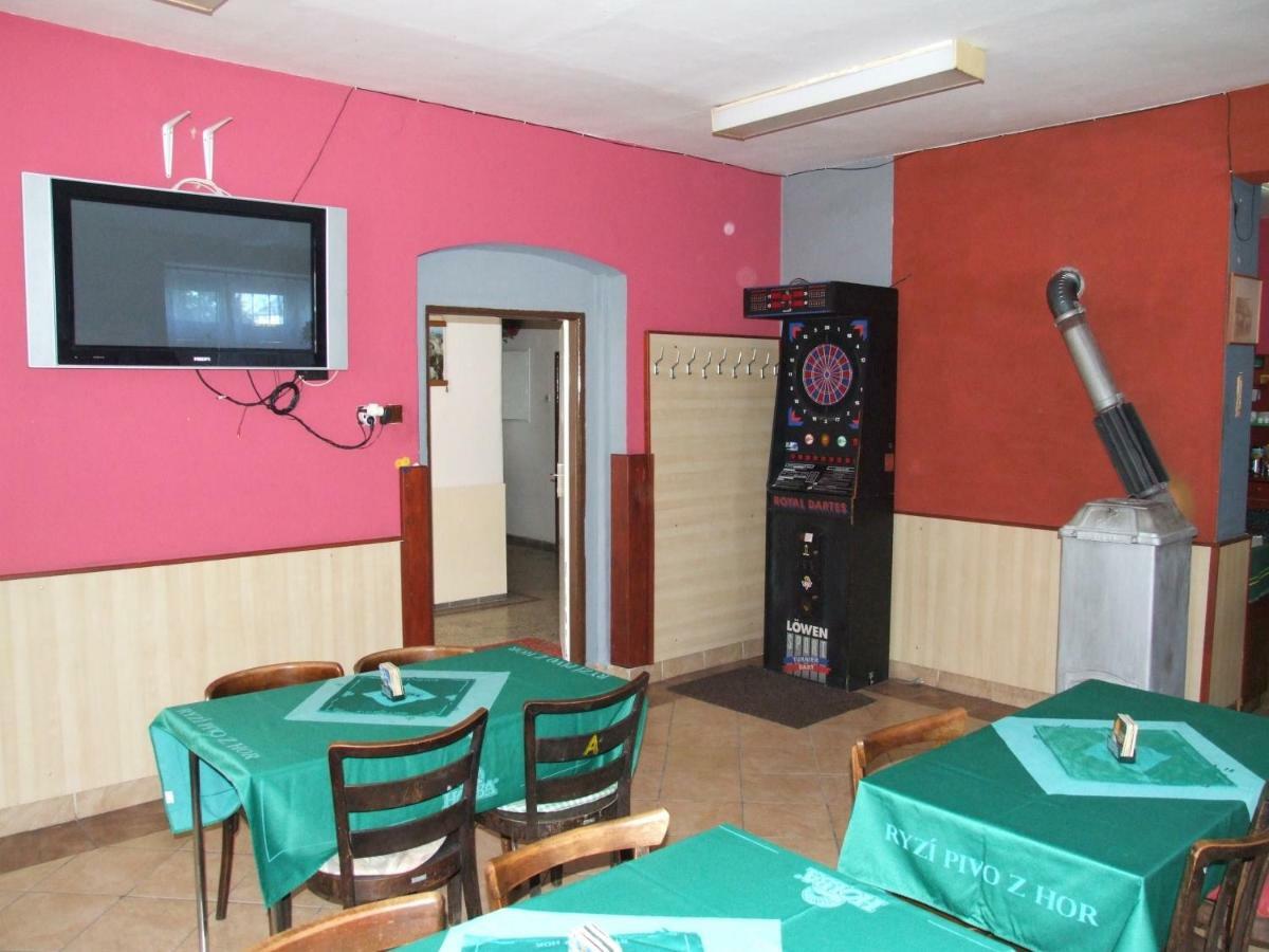 Hostinec Na Navsi Javorník Exterior foto